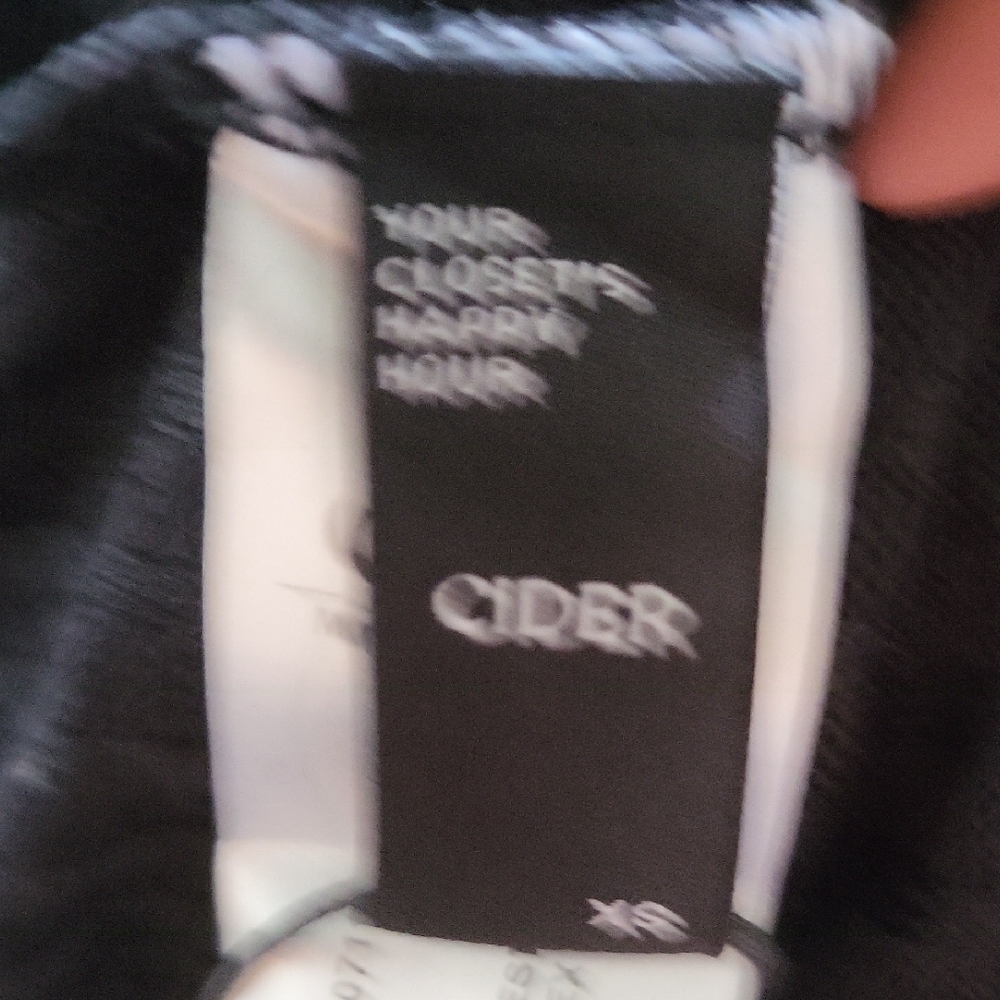 Cider Black Ribbed Off-Shoulder Top - Picture 4 of 6